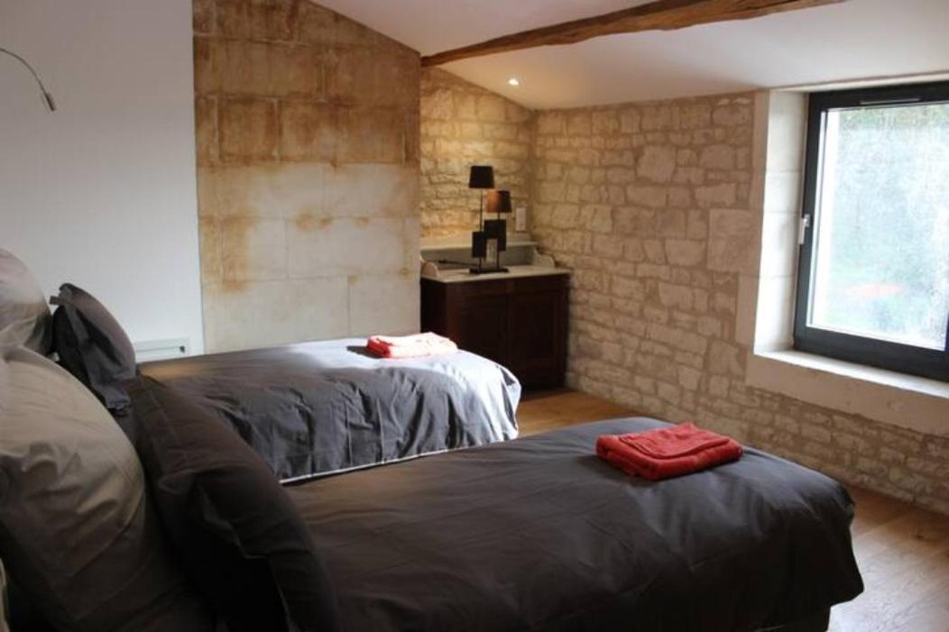 Chateau Des Loups - Les Cedres Bleus Echire Exterior foto