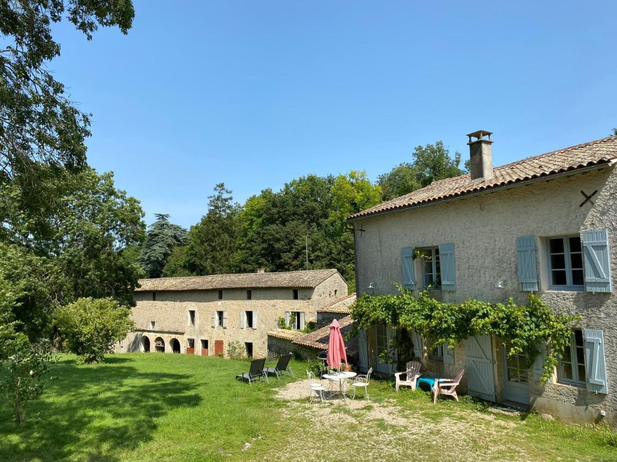 Chateau Des Loups - Les Cedres Bleus Echire Exterior foto